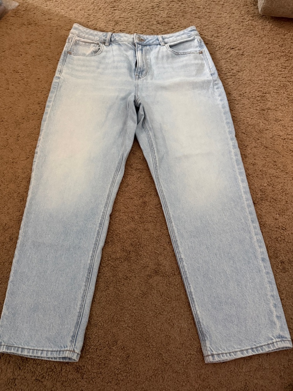 American Eagle Outfitters Women's Light Blue Straight Leg Jeans